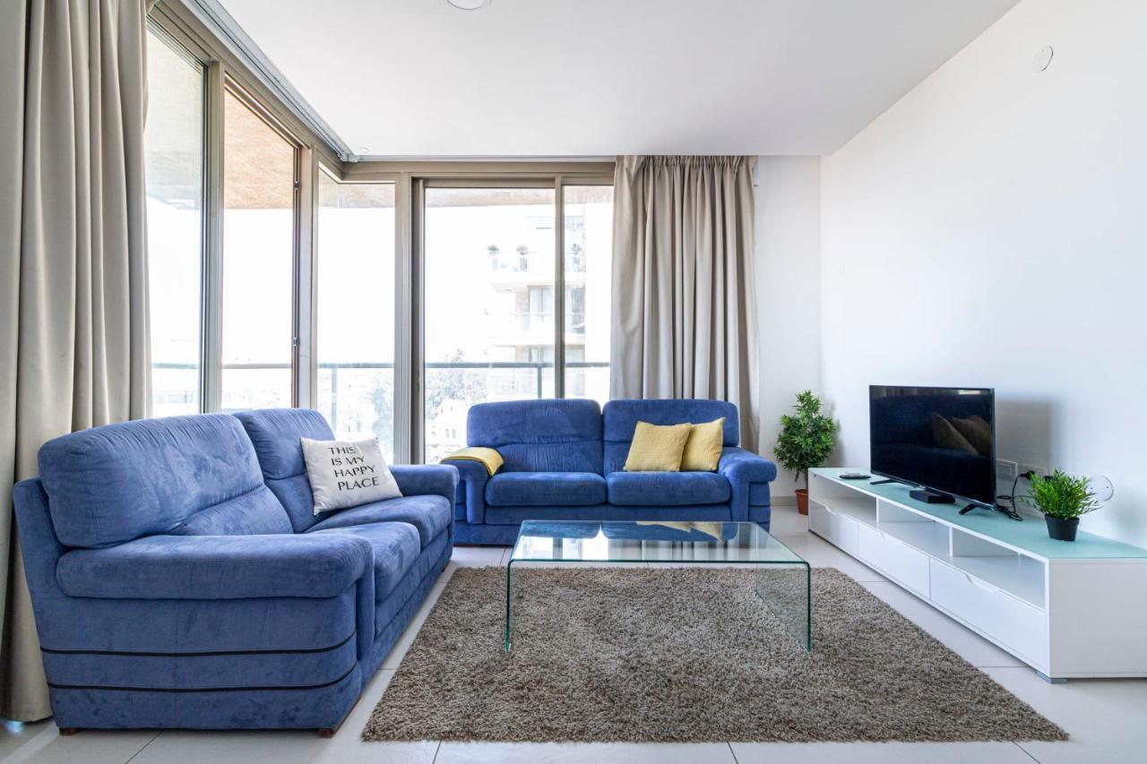 Exclusive Two-Bedroom Apartment With Parking Baitulmaqdis Luaran gambar